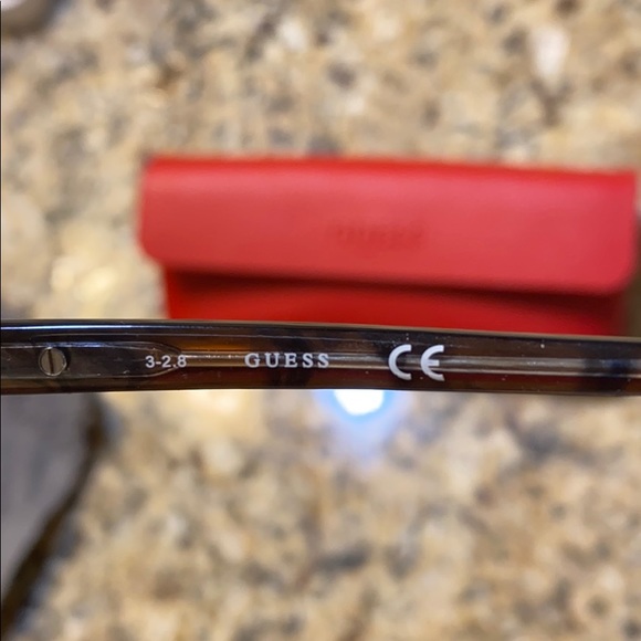 Guess Glasses - Picture 4 of 7